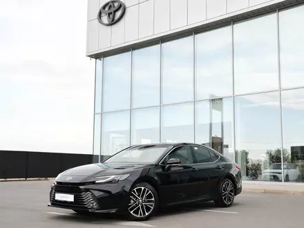 Toyota Camry Luxe 2026 года за 23 190 000 тг. в Шымкент