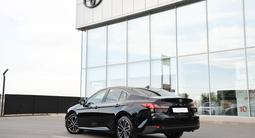 Toyota Camry Luxe 2026 года за 21 690 000 тг. в Шымкент – фото 2