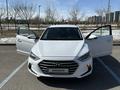 Hyundai Elantra 2018 года за 8 000 000 тг. в Астана