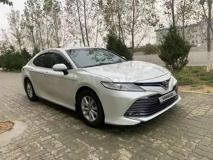 Toyota Camry 2019 года за 11 000 000 тг. в Актау – фото 2