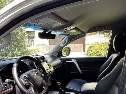 Toyota Land Cruiser Prado 2018 года за 21 000 000 тг. в Караганда – фото 9