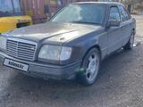 Mercedes-Benz E 260 1990 годаfor1 500 000 тг. в Караганда