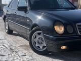 Mercedes-Benz E 230 1997 годаfor3 100 000 тг. в Караганда