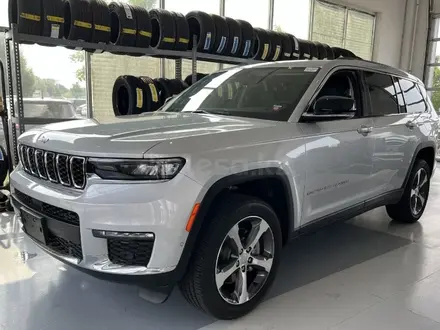 Jeep Grand Cherokee 2023 года за 33 700 000 тг. в Алматы – фото 2