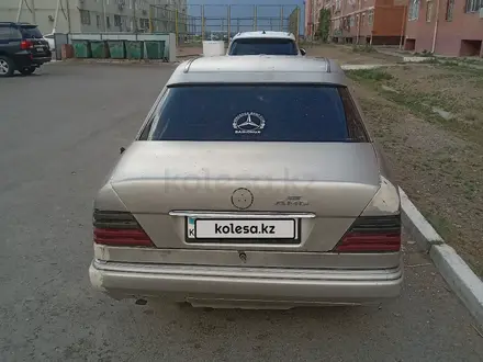 Mercedes-Benz E 220 1993 года за 1 000 000 тг. в Кызылорда – фото 3
