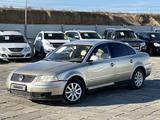 Volkswagen Passat 2004 года за 1 950 000 тг. в Атырау