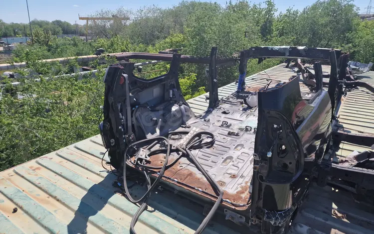 Кузов, нижняя часть-пол и задние крылья на Toyota Land Cruiser Pradoүшін458 000 тг. в Актобе