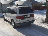 Volkswagen Sharan 1998 годаfor1 950 000 тг. в Аксай – фото 2