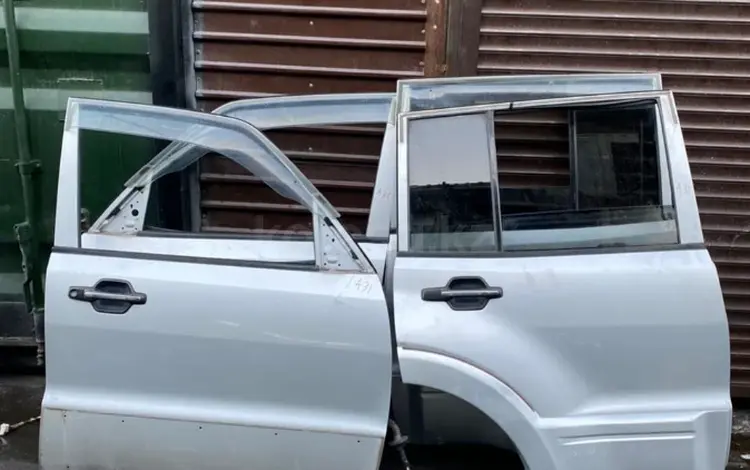 Двери паджеро 3 за 70 000 тг. в Атырау