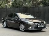Toyota Camry 2021 года за 14 500 000 тг. в Алматы
