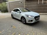 Hyundai Accent 2017 года за 6 500 000 тг. в Актобе – фото 2