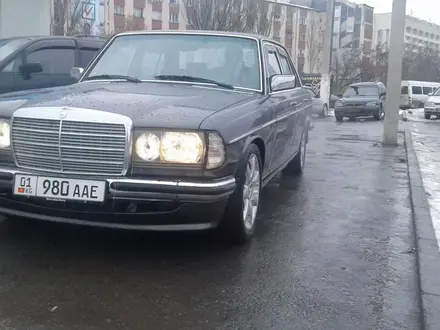 AMG Накладки на бампера для w123 Mercedes Benz за 40 000 тг. в Алматы – фото 13