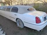 Lincoln Town Car 1999 года за 1 200 000 тг. в Атырау – фото 2