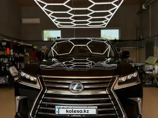 Lexus LX 570