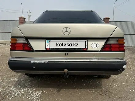 Mercedes-Benz E 220 1991 года за 2 200 000 тг. в Шымкент – фото 4