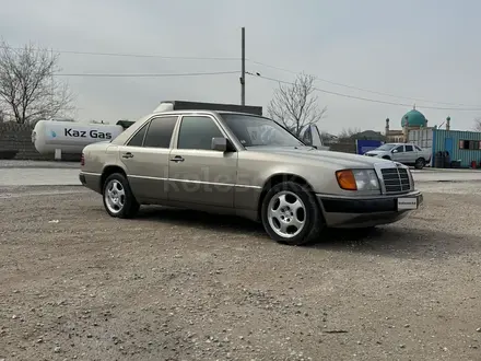 Mercedes-Benz E 220 1991 года за 2 200 000 тг. в Шымкент – фото 23