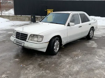 Mercedes-Benz E 280 1994 года за 1 900 000 тг. в Алматы