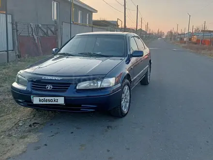 Toyota Camry 1998 года за 3 100 000 тг. в Тараз – фото 3