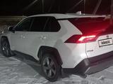 Toyota RAV4 2019 года за 13 500 000 тг. в Актобе – фото 3