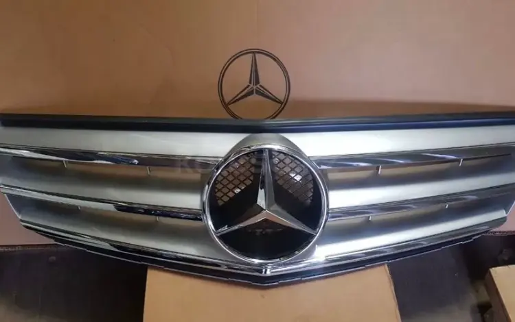Решётка радиатора на Mercedes C/w204 за 45 000 тг. в Алматы