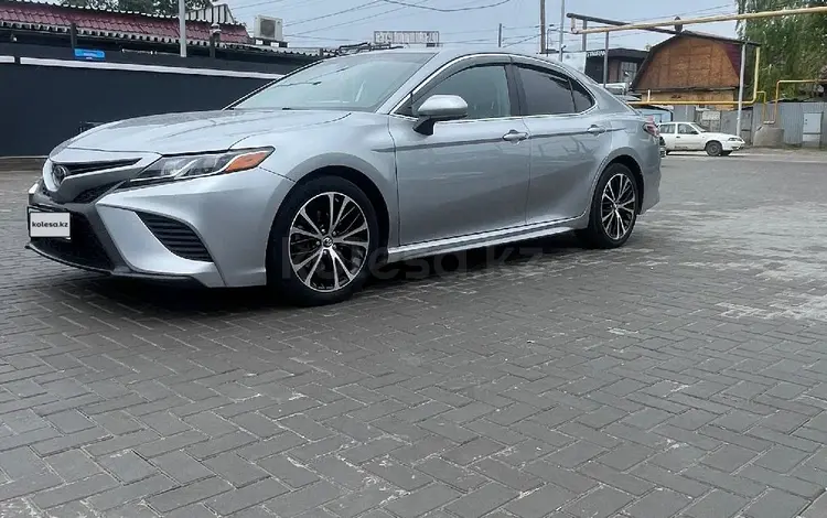 Toyota Camry 2018 года за 11 800 000 тг. в Алматы