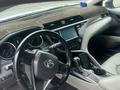 Toyota Camry 2018 года за 11 800 000 тг. в Алматы – фото 8
