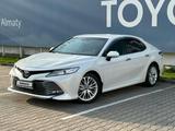 Toyota Camry 2019 года за 16 000 000 тг. в Алматы