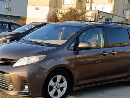 Toyota Sienna 2019 года за 14 300 000 тг. в Актау – фото 18