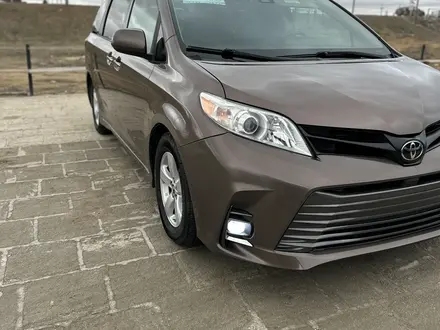Toyota Sienna 2019 года за 14 300 000 тг. в Актау – фото 4
