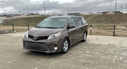 Toyota Sienna 2019 года за 15 500 000 тг. в Актау – фото 2