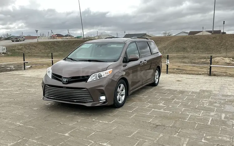 Toyota Sienna 2019 годаүшін14 300 000 тг. в Актау