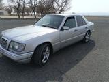 Mercedes-Benz E 200 1995 года за 2 950 000 тг. в Тараз – фото 4