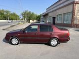 Volkswagen Vento 1993 года за 1 500 000 тг. в Шымкент – фото 2