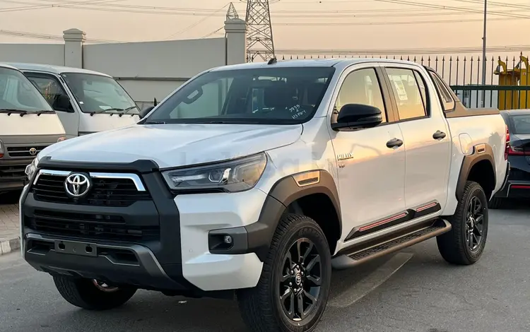 Toyota Hilux 2024 года за 26 500 000 тг. в Атырау