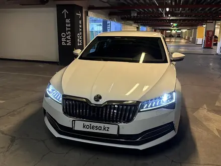 Skoda Superb 2020 года за 14 500 000 тг. в Алматы – фото 4
