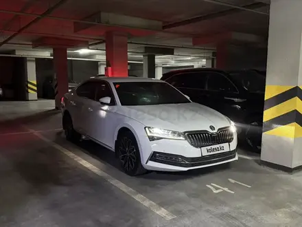 Skoda Superb 2020 года за 14 500 000 тг. в Алматы – фото 2