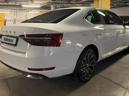 Skoda Superb 2020 года за 14 500 000 тг. в Алматы – фото 7
