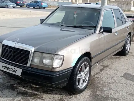 Mercedes-Benz E 260 1990 года за 1 200 000 тг. в Актау – фото 9