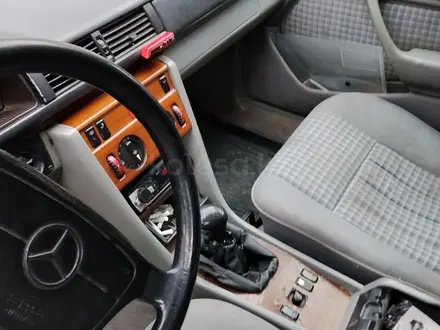 Mercedes-Benz E 200 1995 года за 1 500 000 тг. в Алматы – фото 3