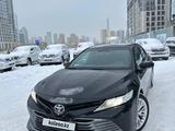 Toyota Camry 2018 года за 13 900 000 тг. в Астана