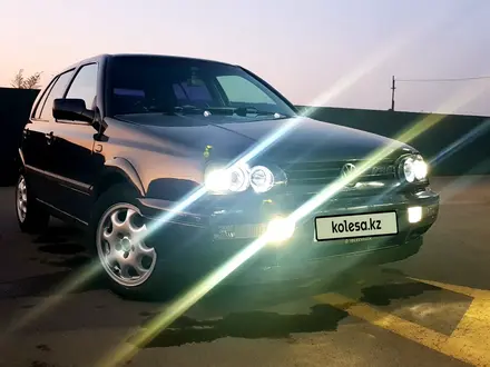 Volkswagen Golf 1995 года за 1 900 000 тг. в Алматы