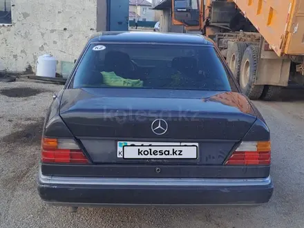 Mercedes-Benz E 230 1992 года за 1 200 000 тг. в Астана – фото 2