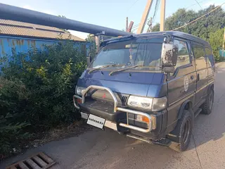 Mitsubishi Delica