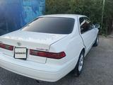 Toyota Camry 1998 года за 3 200 000 тг. в Жаркент – фото 2