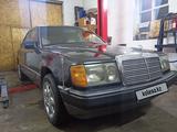 Mercedes-Benz E 220 1992 года за 2 400 000 тг. в Урджар
