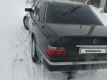 Mercedes-Benz E 200 1993 года за 1 200 000 тг. в Петропавловск – фото 3