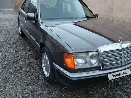 Mercedes-Benz E 200 1993 года за 2 850 000 тг. в Шымкент – фото 4