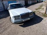 Mercedes-Benz E 220 1993 года за 850 000 тг. в Караганда