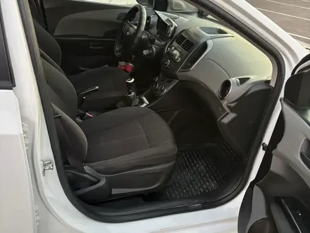 Chevrolet Aveo 2013 года за 2 450 000 тг. в Актау – фото 6