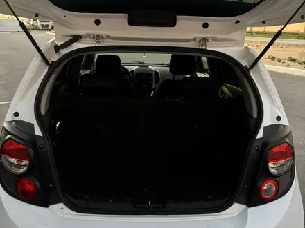Chevrolet Aveo 2013 года за 2 450 000 тг. в Актау – фото 8